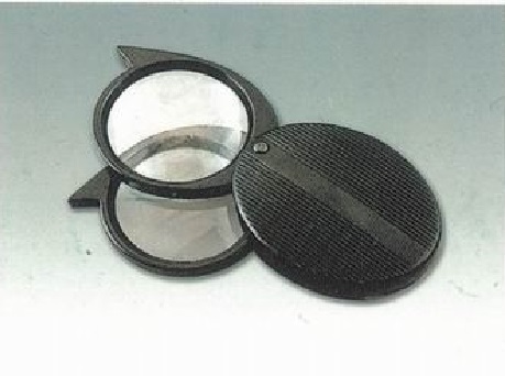 FOLDING MAGNIFIER